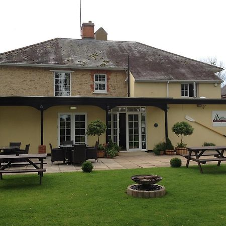 Millhouse Hotel And Riverside Restaurant Sharnbrook Eksteriør billede