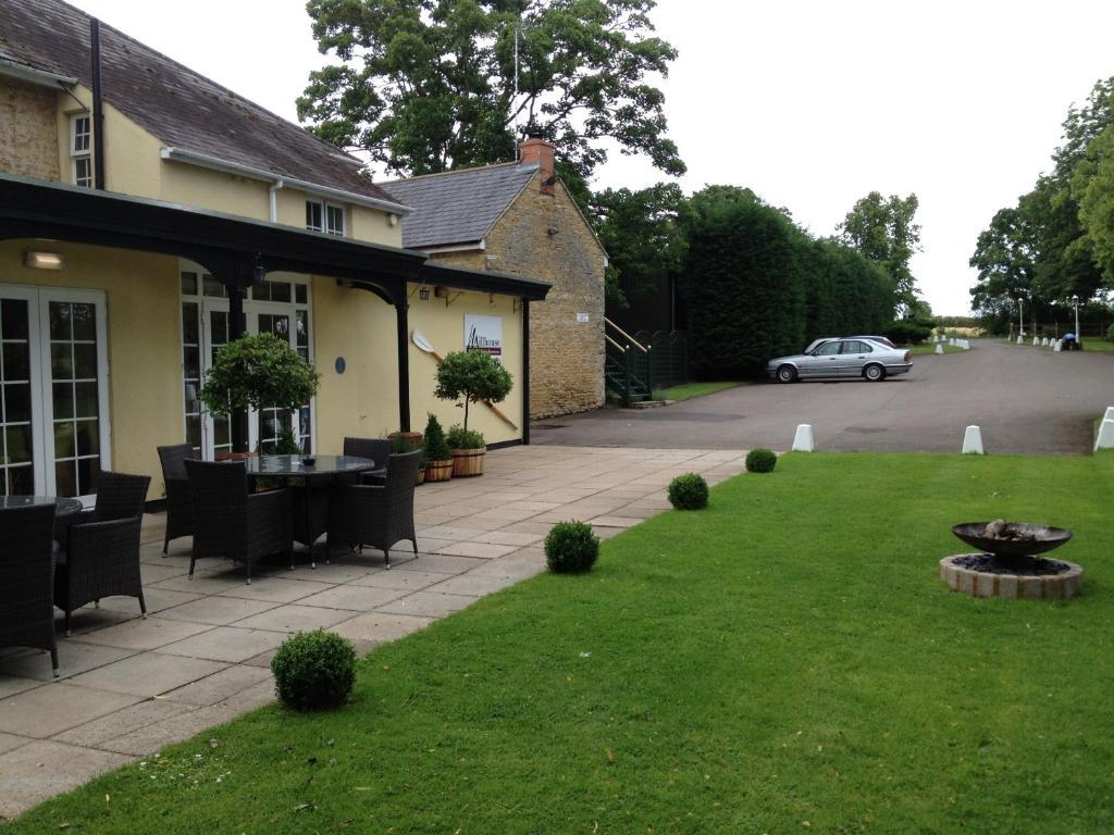 Millhouse Hotel And Riverside Restaurant Sharnbrook Eksteriør billede