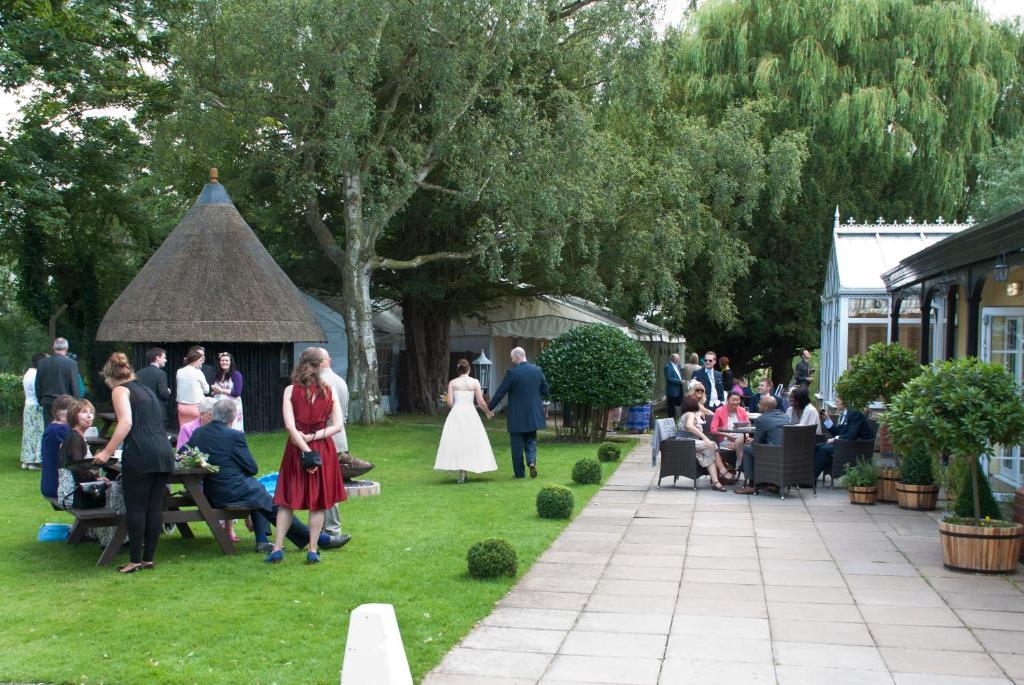 Millhouse Hotel And Riverside Restaurant Sharnbrook Eksteriør billede